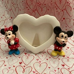 ADORABLE Ceramic HEART FRAME w/3D Minnie& Mickey Mouse; integrated rear support